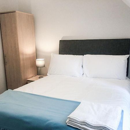Old Court Holiday Homes Terryglass - Sleeps 6 By Trident Holiday Homes エクステリア 写真