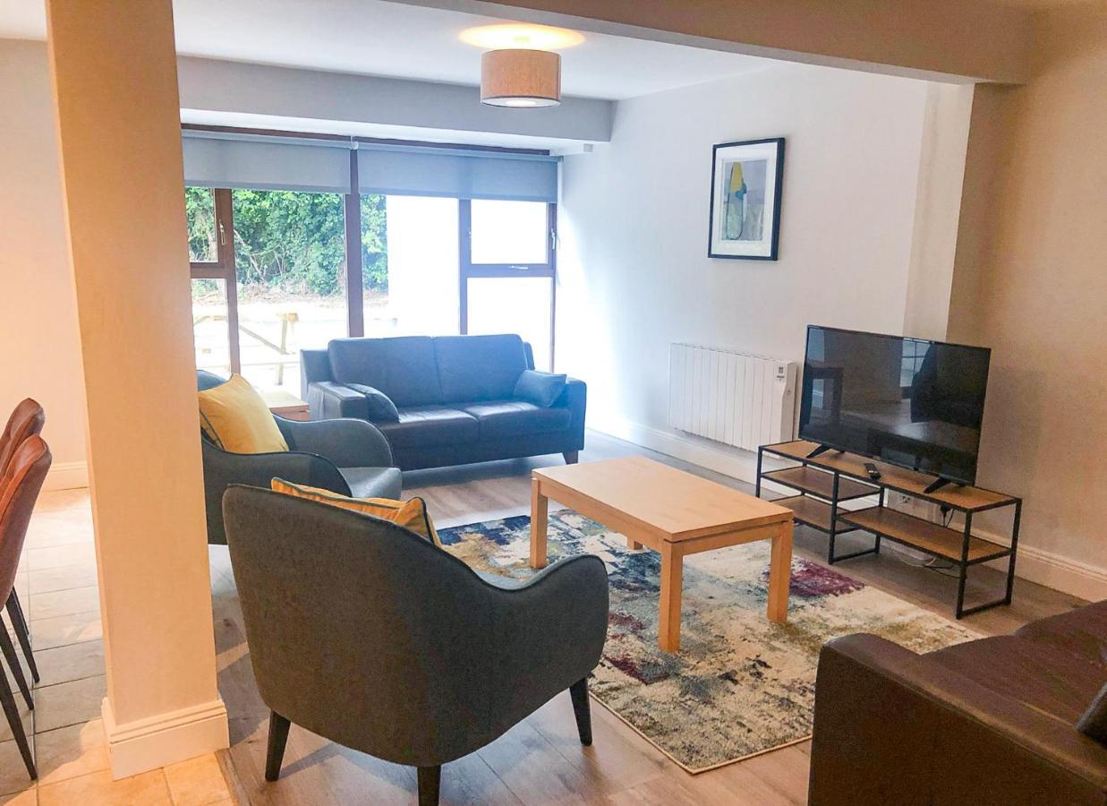 Old Court Holiday Homes Terryglass - Sleeps 6 By Trident Holiday Homes エクステリア 写真